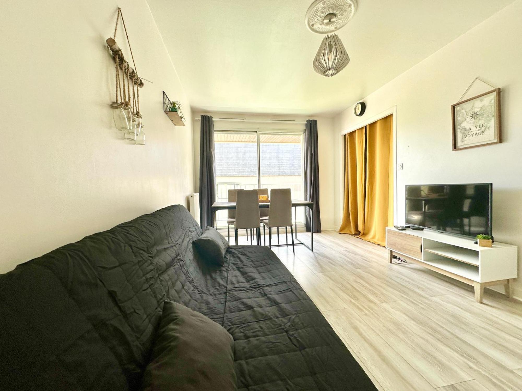 Appartement Le Peri T2 Entierement Renove Avec Balcon *